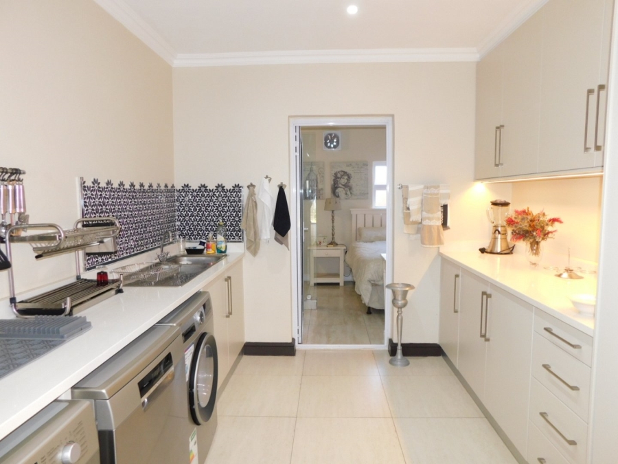 4 Bedroom Property for Sale in Harbour Island Western Cape
